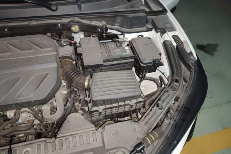 Used CHANGAN UNI-T 2022 1.5T Flagship Edition Engine Bay Left