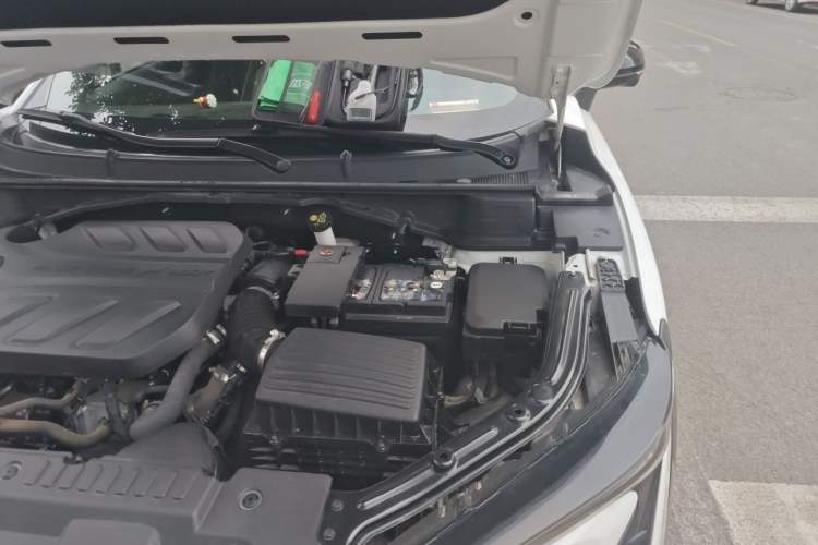 Used CHANGAN UNI-T 2022 1.5T Sport Edition Flagship Version Engine Bay Left