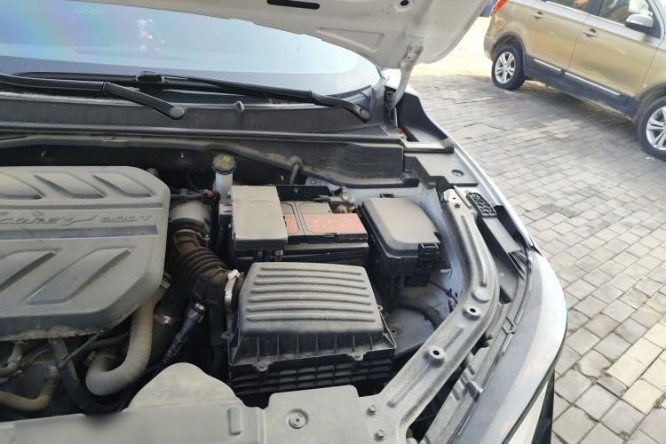 Used CHANGAN UNI-T 2022 1.5T Prestige Version Engine Bay Left