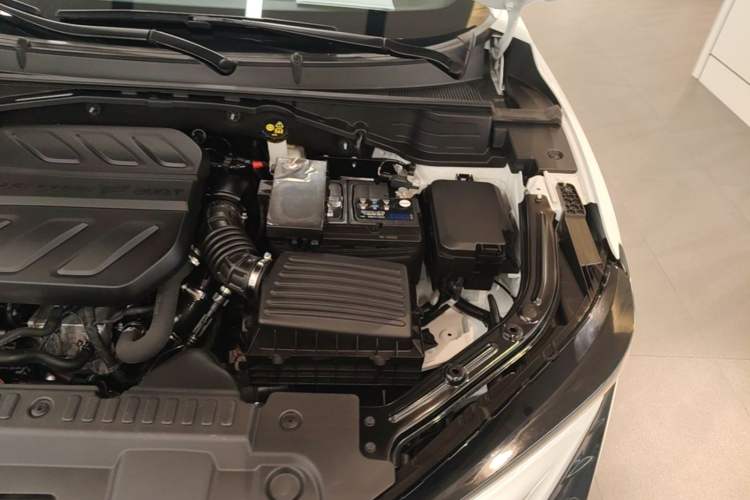 Used CHANGAN UNI-T 2022 1.5T Sport Edition Flagship Version Engine Bay Left