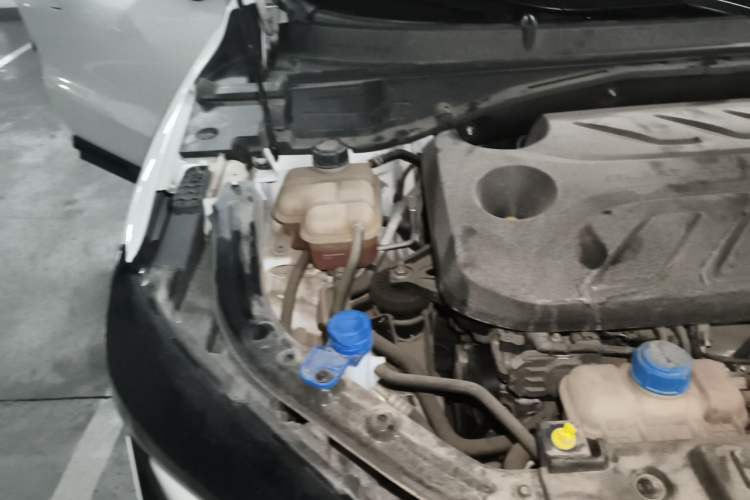 Used CHANGAN UNI-T 2022 1.5T Flagship Edition Engine Bay Right