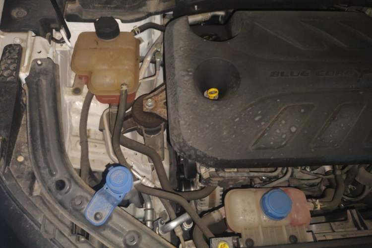 Used CHANGAN UNI-T 2022 1.5T Sport Edition Premium Version Engine Bay Right