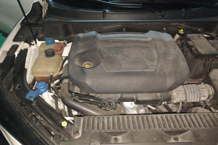 Used CHANGAN UNI-T 2022 2.0T Prestige Version Engine Bay Right