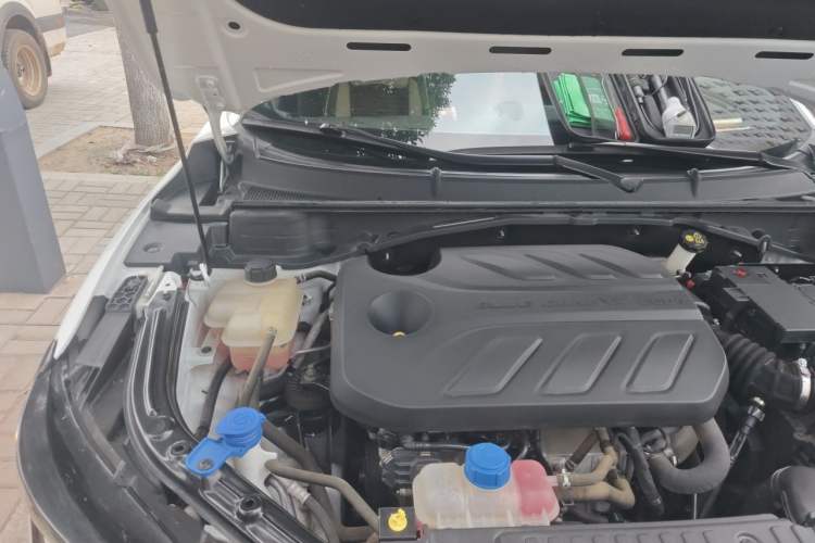 Used CHANGAN UNI-T 2022 1.5T Sport Edition Flagship Version Engine Bay Right
