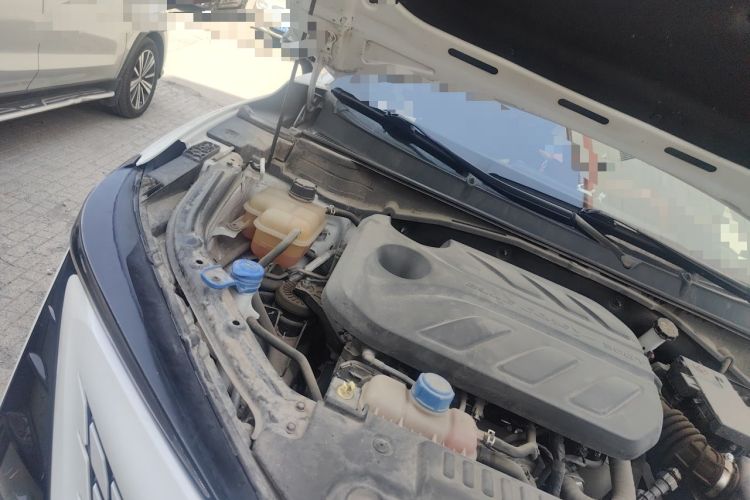 Used CHANGAN UNI-T 2022 1.5T Prestige Version Engine Bay Right