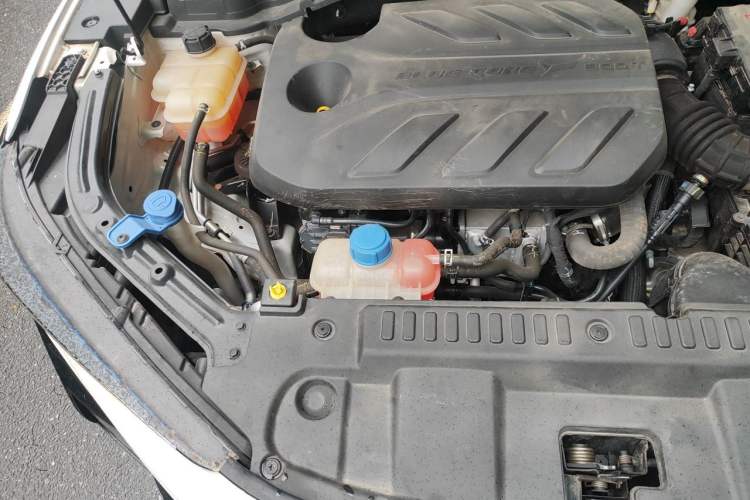 Used CHANGAN UNI-T 2022 1.5T Sport Edition Premium Version Engine Bay Right
