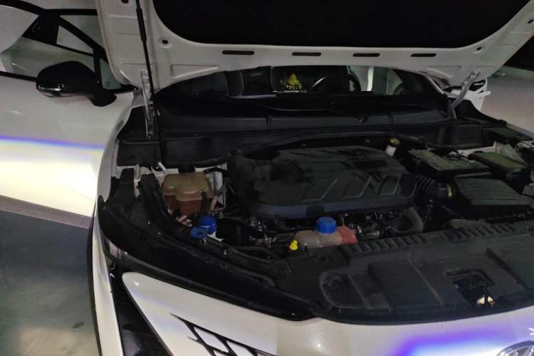 Used CHANGAN UNI-T 2022 1.5T Prestige Version Engine Bay Right