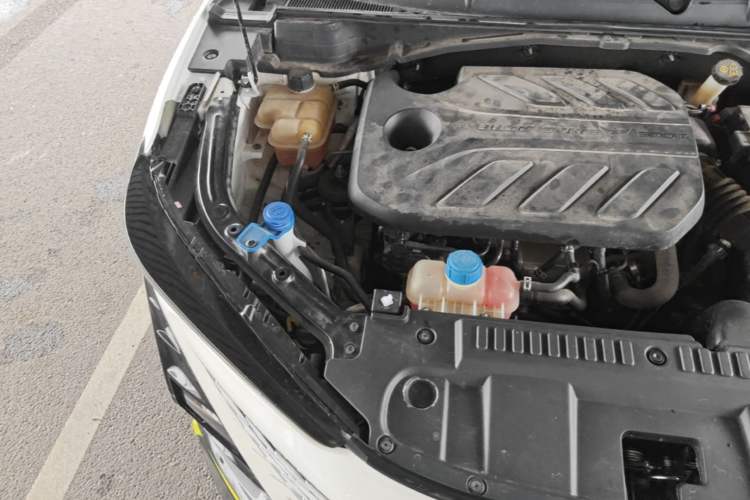 Used CHANGAN UNI-T 2022 1.5T Sport Edition Flagship Version Engine Bay Right