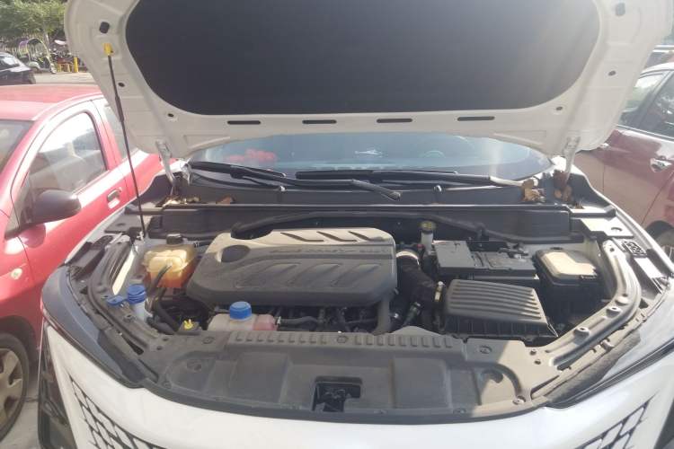 Used CHANGAN UNI-T 2022 1.5T Prestige Version Engine Bay