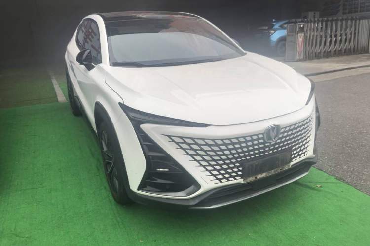 Used CHANGAN UNI-T 2022 1.5T Prestige Version Exterior 2
