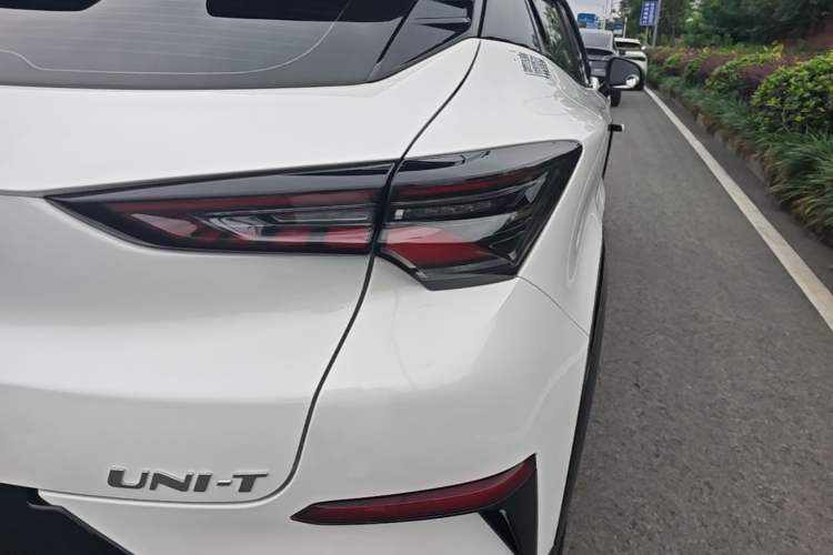 Used CHANGAN UNI-T 2022 1.5T Sport Edition Premium Version Exterior 3