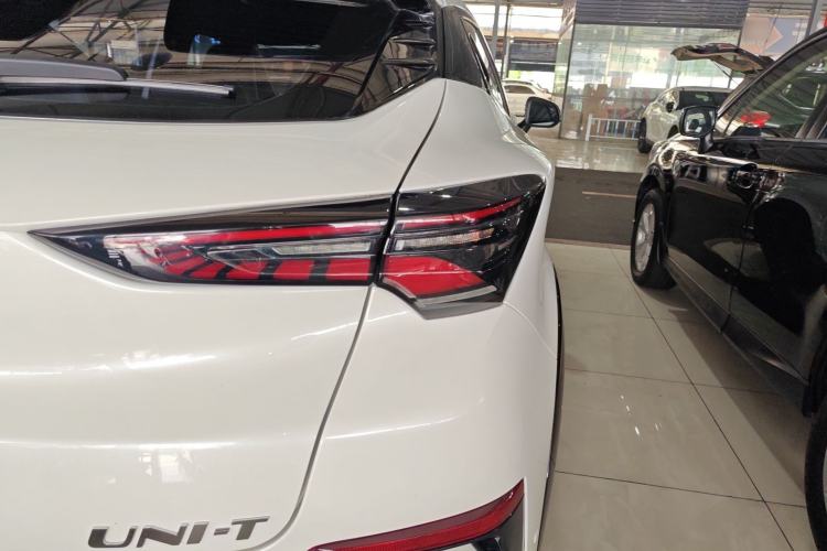 Used CHANGAN UNI-T 2022 1.5T Sport Edition Flagship Version Exterior 3