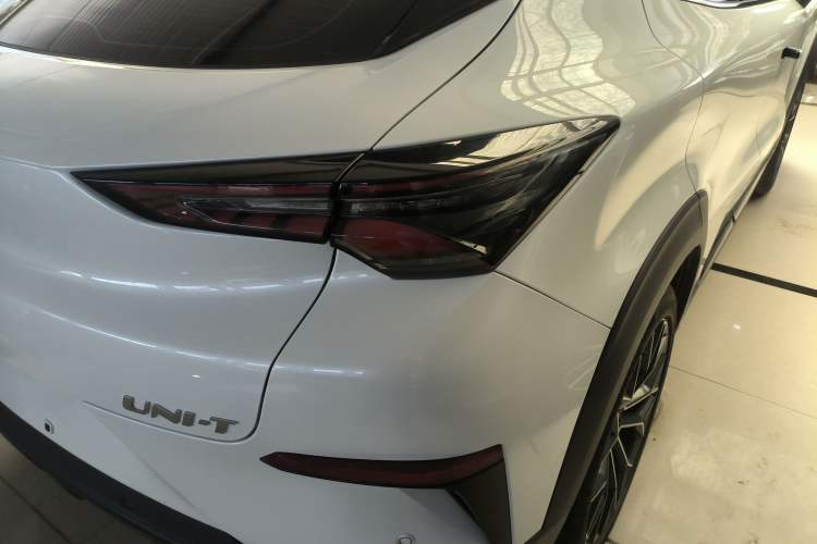 Used CHANGAN UNI-T 2022 1.5T Prestige Version Exterior 3