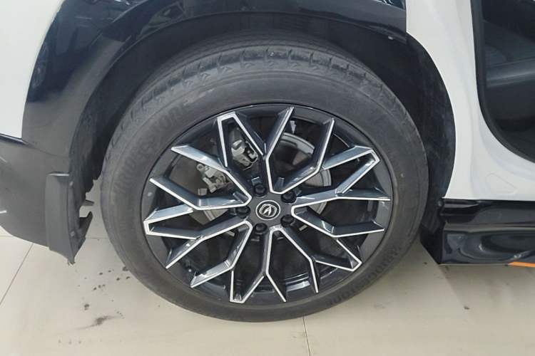 Used CHANGAN UNI-T 2022 1.5T Luxury Edition Exterior 5