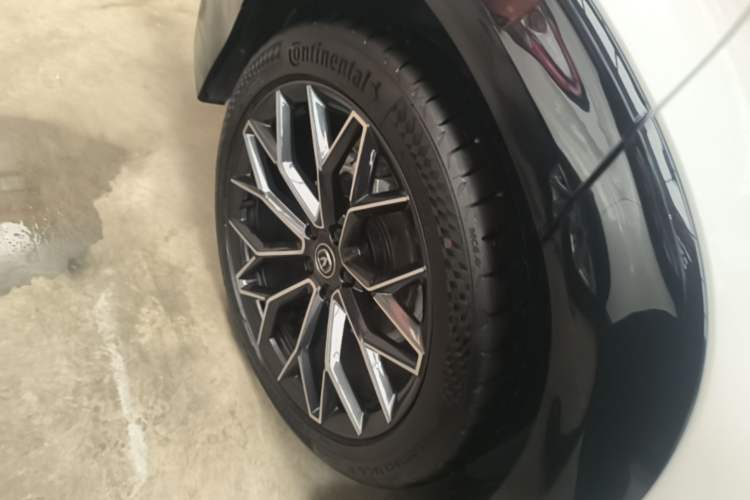 Used CHANGAN UNI-T 2022 1.5T Prestige Version Exterior 5