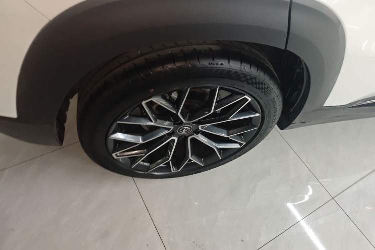 Used CHANGAN UNI-T 2022 1.5T Prestige Version Exterior 5