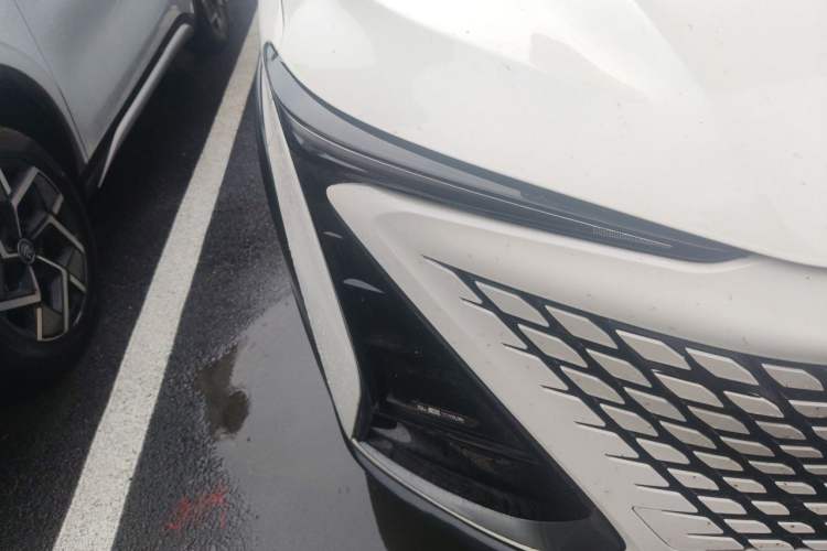 Used CHANGAN UNI-T 2022 1.5T Prestige Version Exterior 6