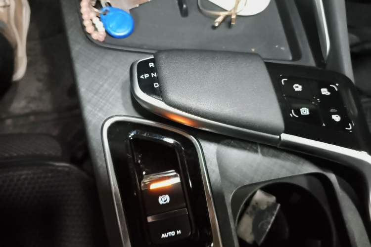 Used CHANGAN UNI-T 2022 1.5T Flagship Edition Gear Lever