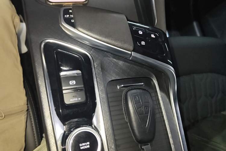 Used CHANGAN UNI-T 2022 1.5T Luxury Edition Gear Lever
