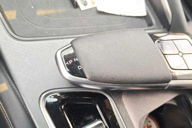 Used CHANGAN UNI-T 2022 1.5T Luxury Edition Gear Lever
