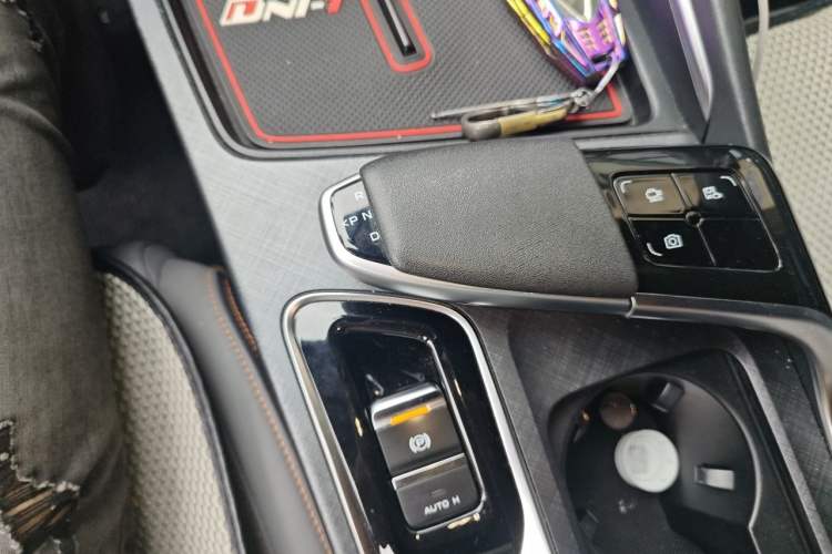 Used CHANGAN UNI-T 2022 1.5T Luxury Edition Gear Lever