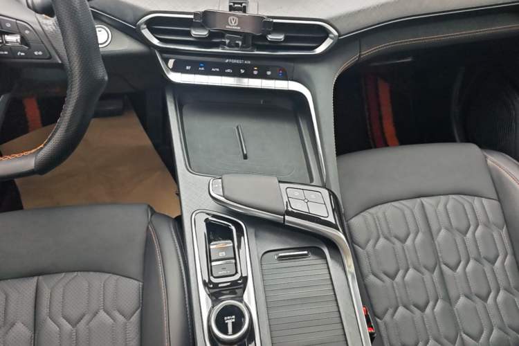 Used CHANGAN UNI-T 2022 1.5T Sport Edition Premium Version Gear Lever