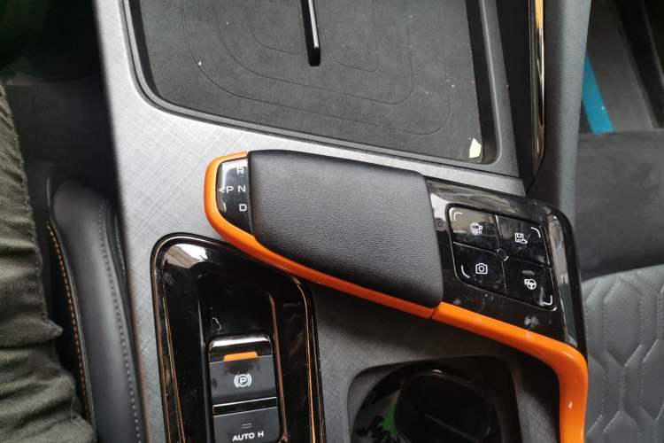 Used CHANGAN UNI-T 2022 1.5T Sport Edition Flagship Version Gear Lever