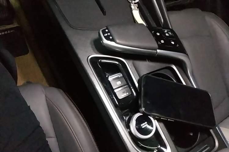 Used CHANGAN UNI-T 2022 1.5T Sport Edition Flagship Version Gear Lever