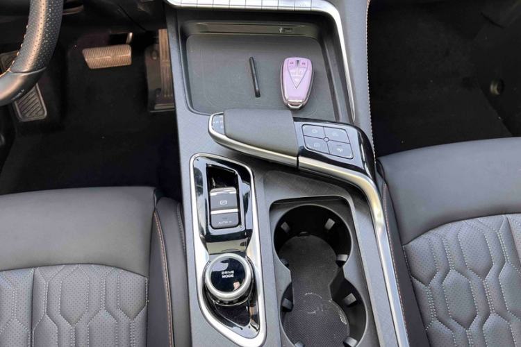 Used CHANGAN UNI-T 2022 1.5T Sport Edition Flagship Version Gear Lever