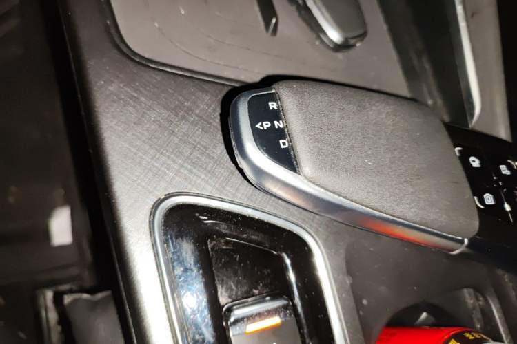 Used CHANGAN UNI-T 2022 1.5T Flagship Edition Gear Lever