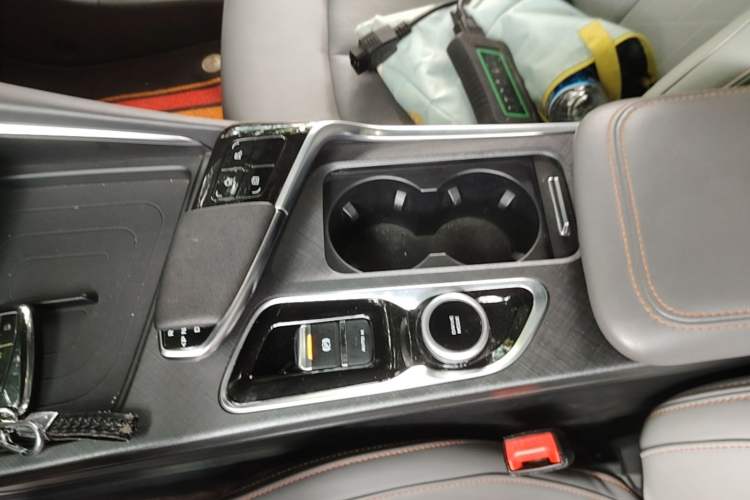 Used CHANGAN UNI-T 2022 1.5T Prestige Version Gear Lever