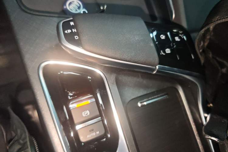 Used CHANGAN UNI-T 2022 1.5T Prestige Version Gear Lever