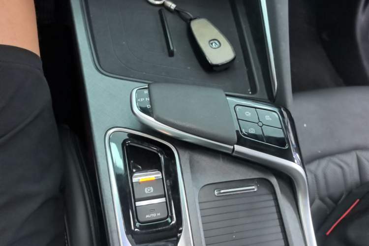 Used CHANGAN UNI-T 2022 1.5T Prestige Version Gear Lever