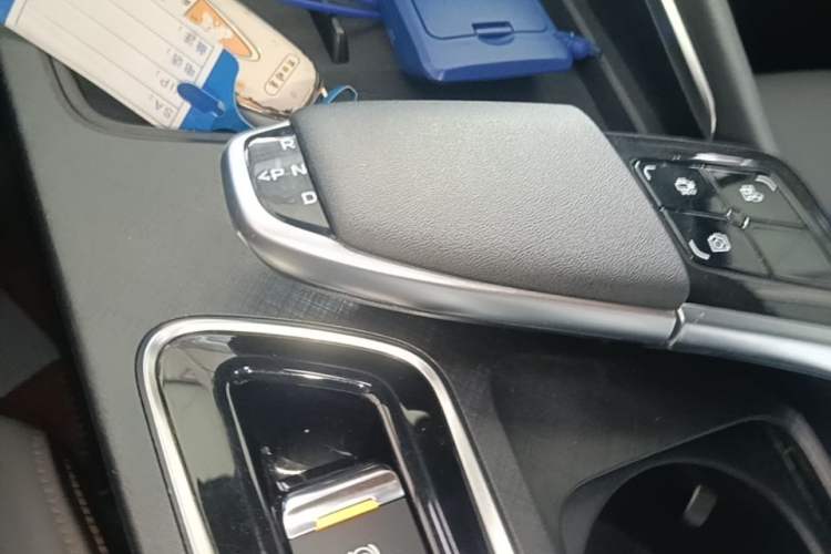 Used CHANGAN UNI-T 2022 1.5T Prestige Version Gear Lever