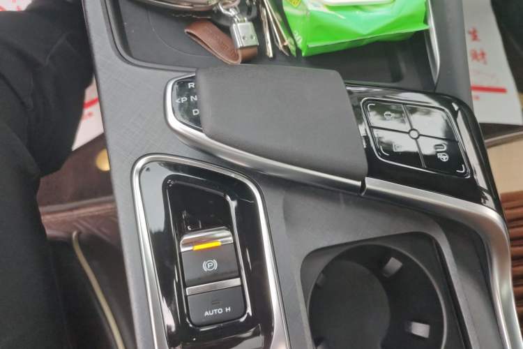 Used CHANGAN UNI-T 2022 1.5T Sport Edition Flagship Version Gear Lever