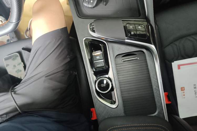 Used CHANGAN UNI-T 2022 1.5T Prestige Version Gear Lever