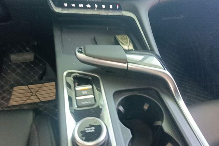 Used CHANGAN UNI-T 2022 1.5T Excellence Model Gear Lever