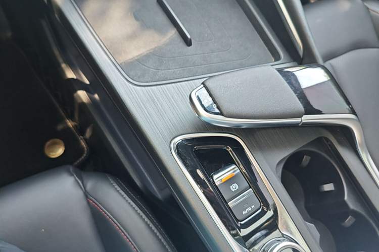 Used CHANGAN UNI-T 2022 1.5T Excellence Model Gear Lever