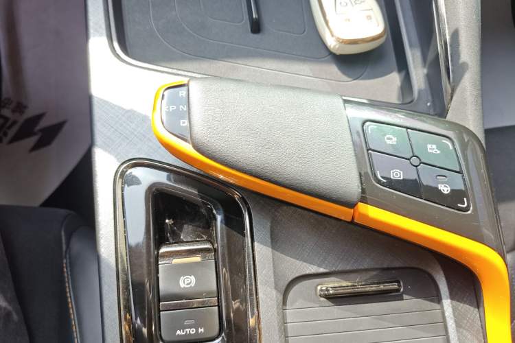 Used CHANGAN UNI-T 2022 1.5T Sport Edition Flagship Version Gear Lever