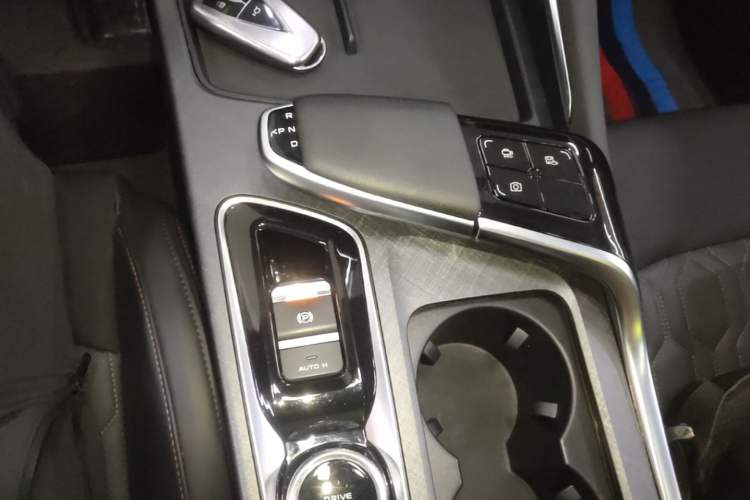 Used CHANGAN UNI-T 2022 1.5T Prestige Version Gear Lever