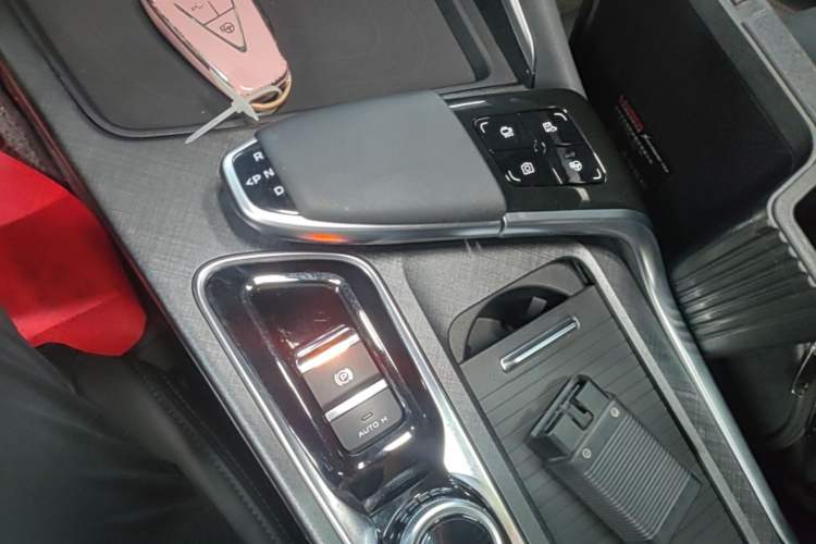 Used CHANGAN UNI-T 2022 1.5T Flagship Edition Gear Lever