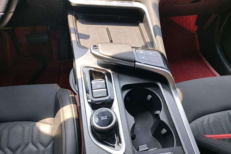 Used CHANGAN UNI-T 2022 1.5T Prestige Version Gear Lever