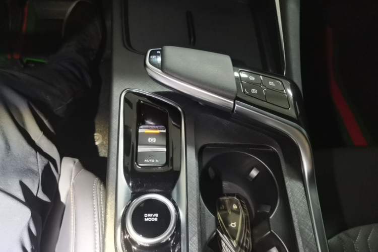 Used CHANGAN UNI-T 2022 1.5T Prestige Version Gear Lever