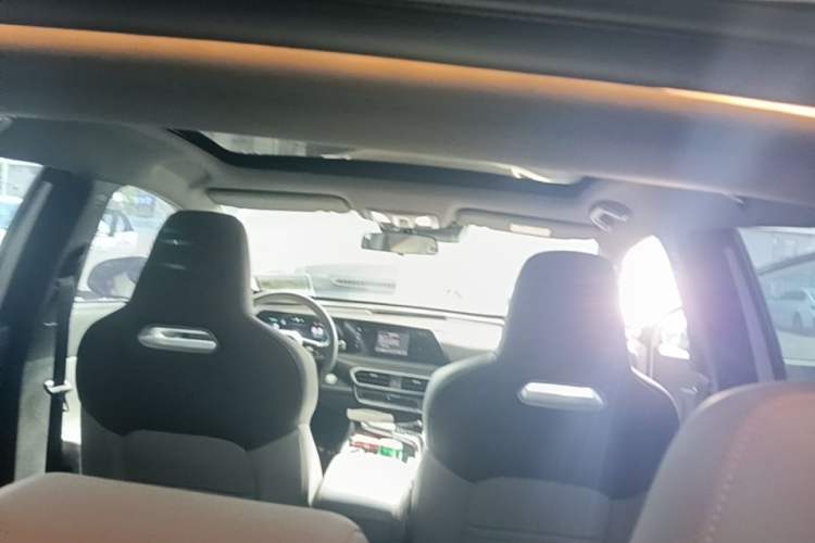 Used CHANGAN UNI-T 2022 1.5T Prestige Version Headliner