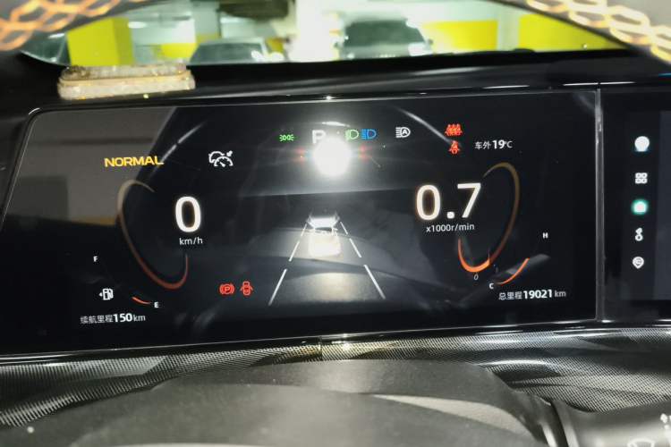 Used CHANGAN UNI-T 2022 1.5T Flagship Edition Instrument Cluster