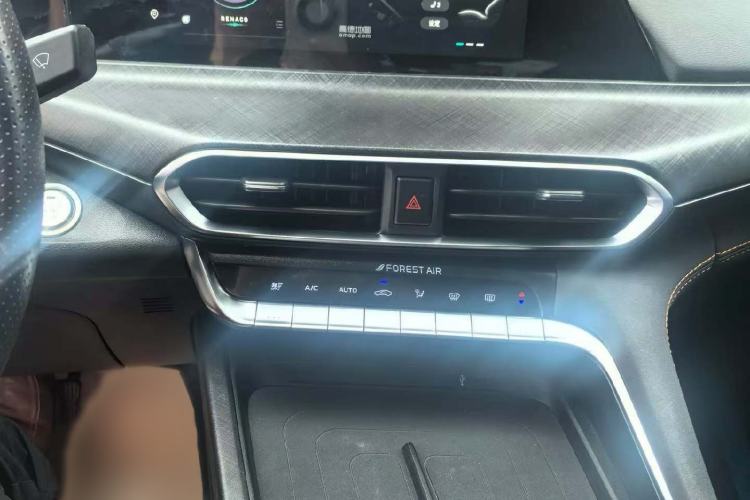 Used CHANGAN UNI-T 2022 1.5T Prestige Version Interior 1