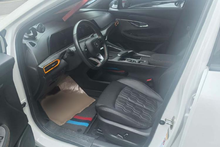 Used CHANGAN UNI-T 2022 1.5T Prestige Version Interior 2