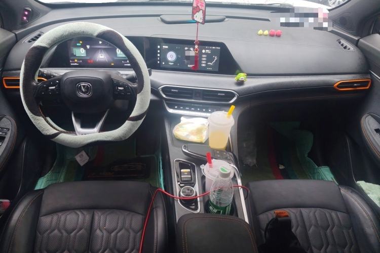 Used CHANGAN UNI-T 2022 1.5T Prestige Version Interior 2