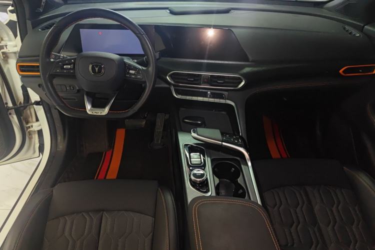Used CHANGAN UNI-T 2022 1.5T Prestige Version Interior 5