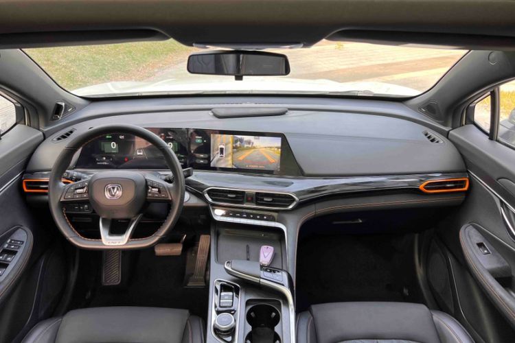 Used CHANGAN UNI-T 2022 1.5T Sport Edition Flagship Version Interior 5